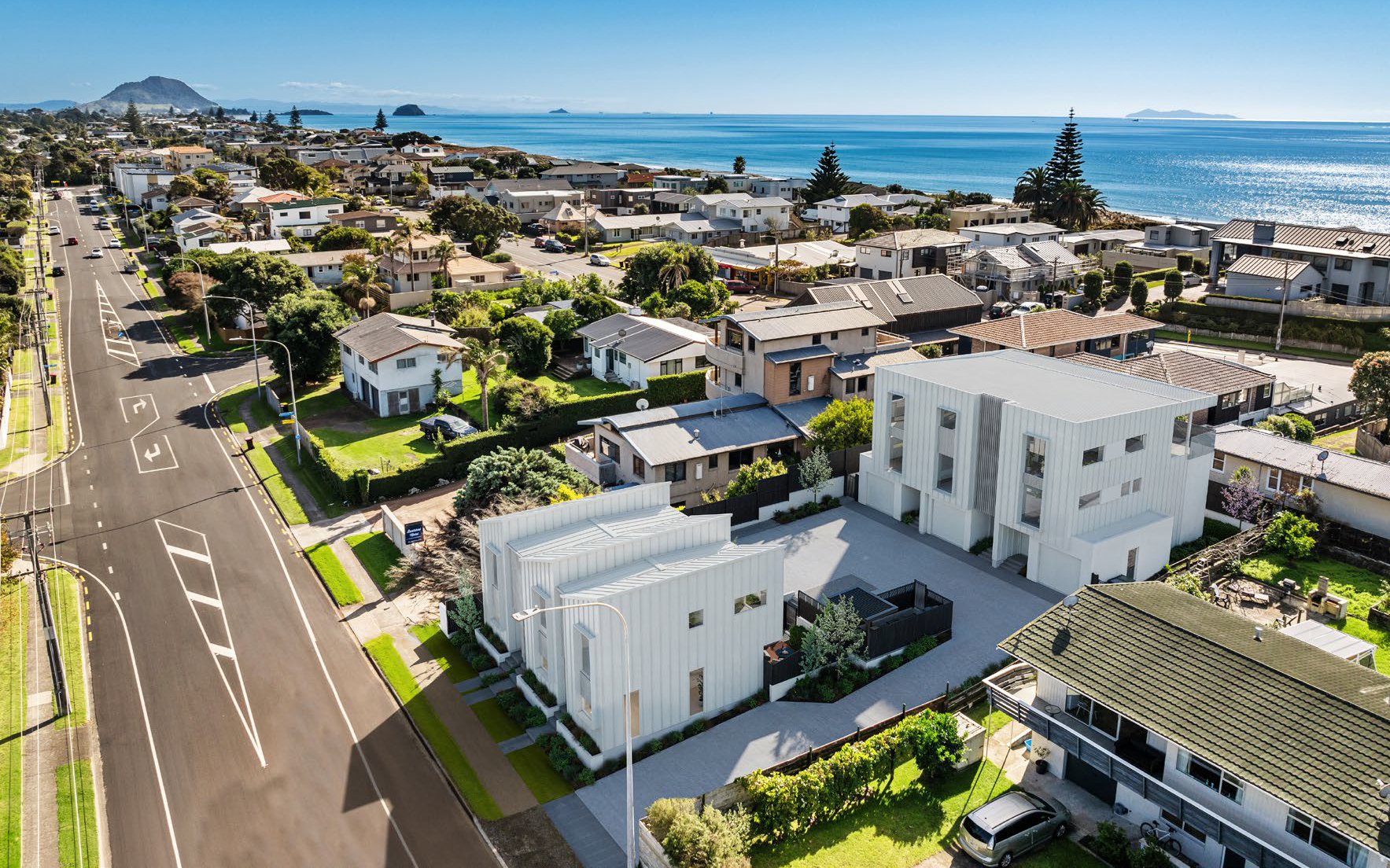 Coastal Living Just 300m from Arataki Beach 1